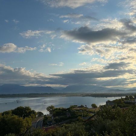 Lake Escape Villa Shiroke Shkodër Exteriör bild