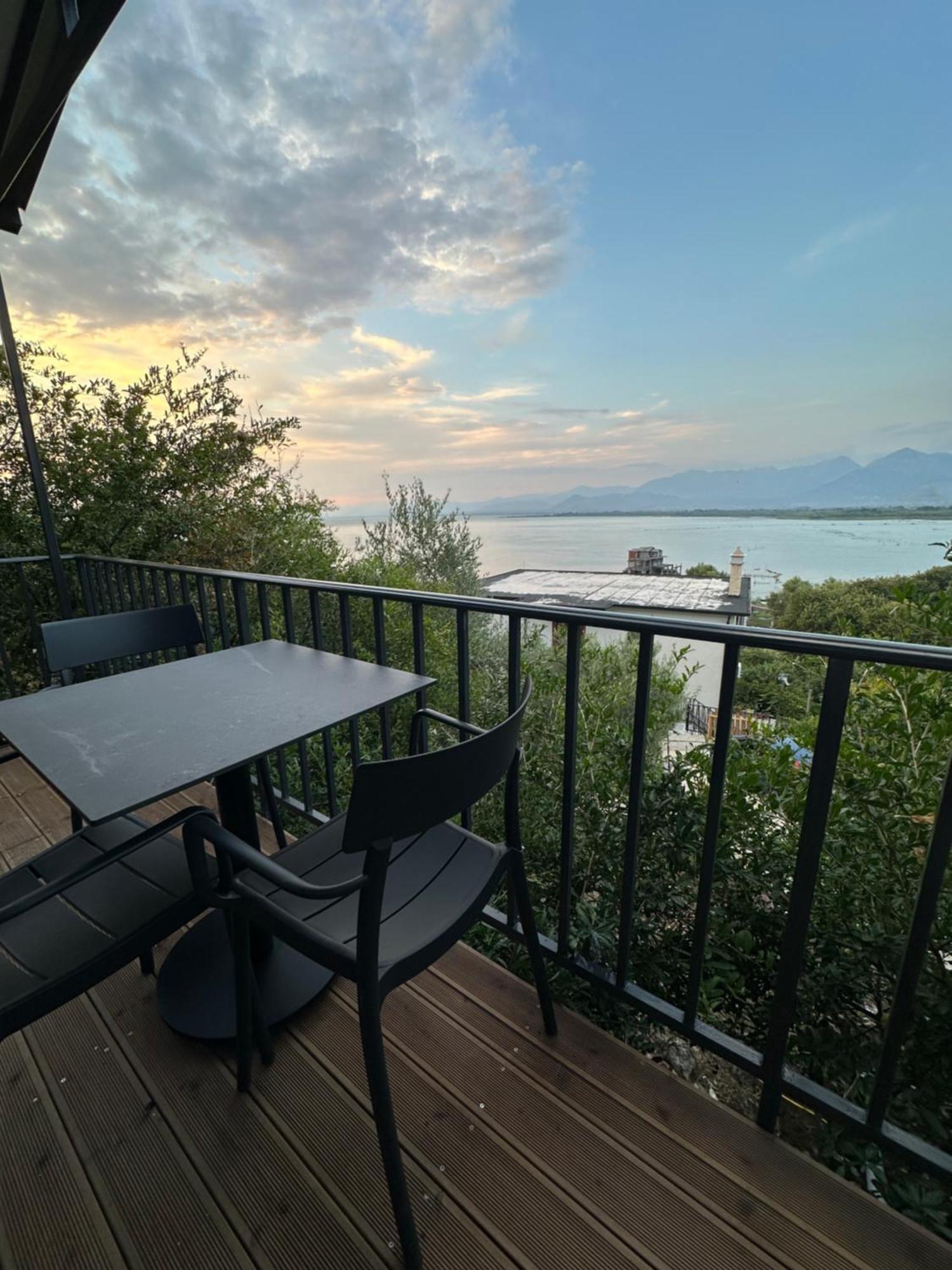 Lake Escape Villa Shiroke Shkodër Exteriör bild