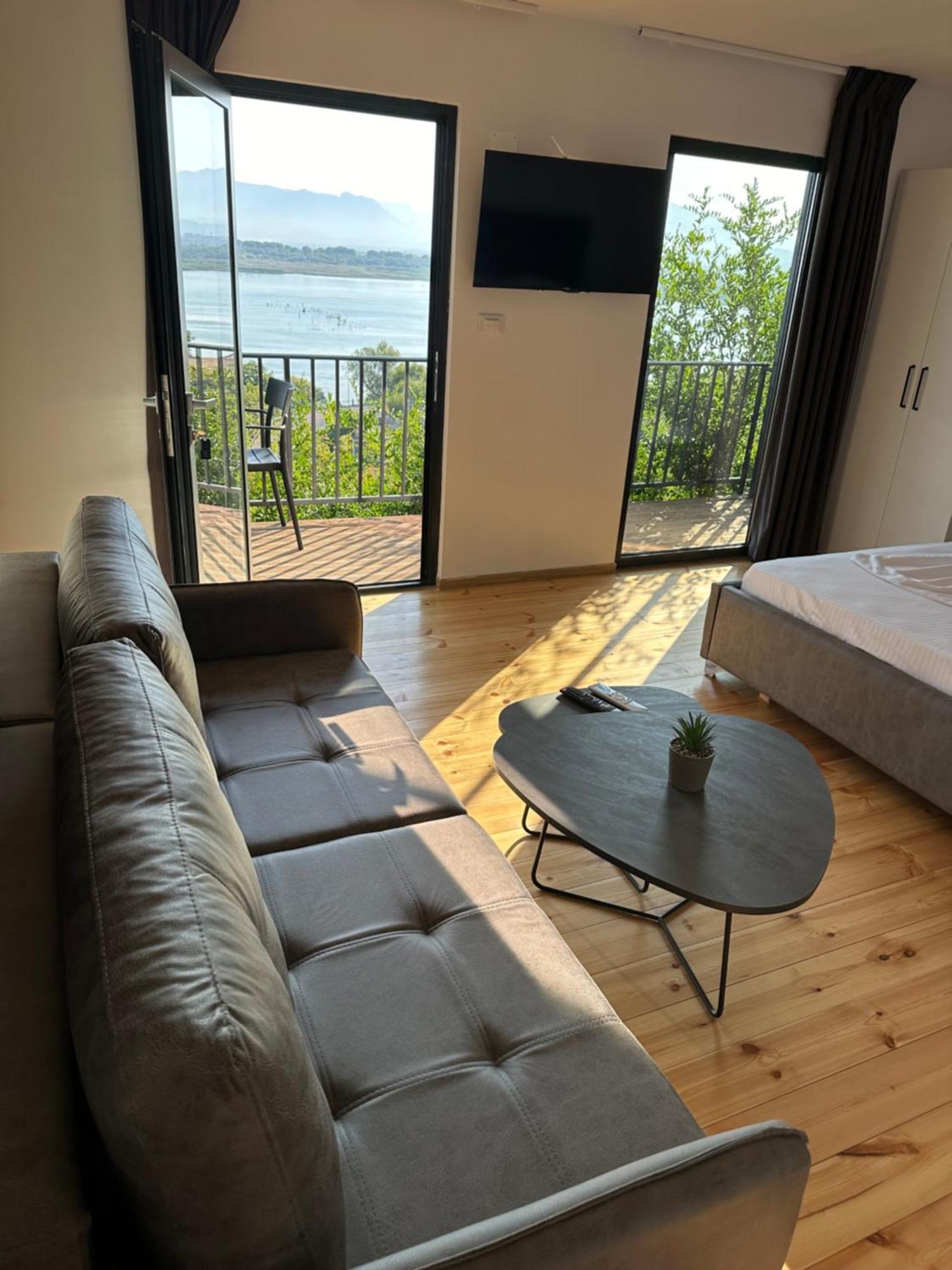 Lake Escape Villa Shiroke Shkodër Exteriör bild